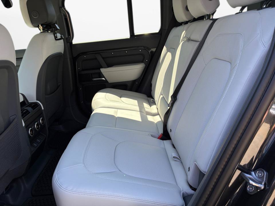 New 2026 Land Rover Defender 110 S AWD/4WD image 13