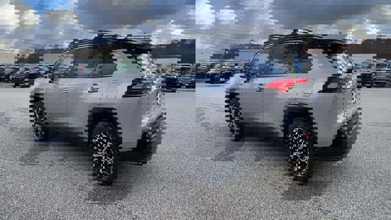 Used 2022 Toyota RAV4 XSE w/ Weather Package image 7