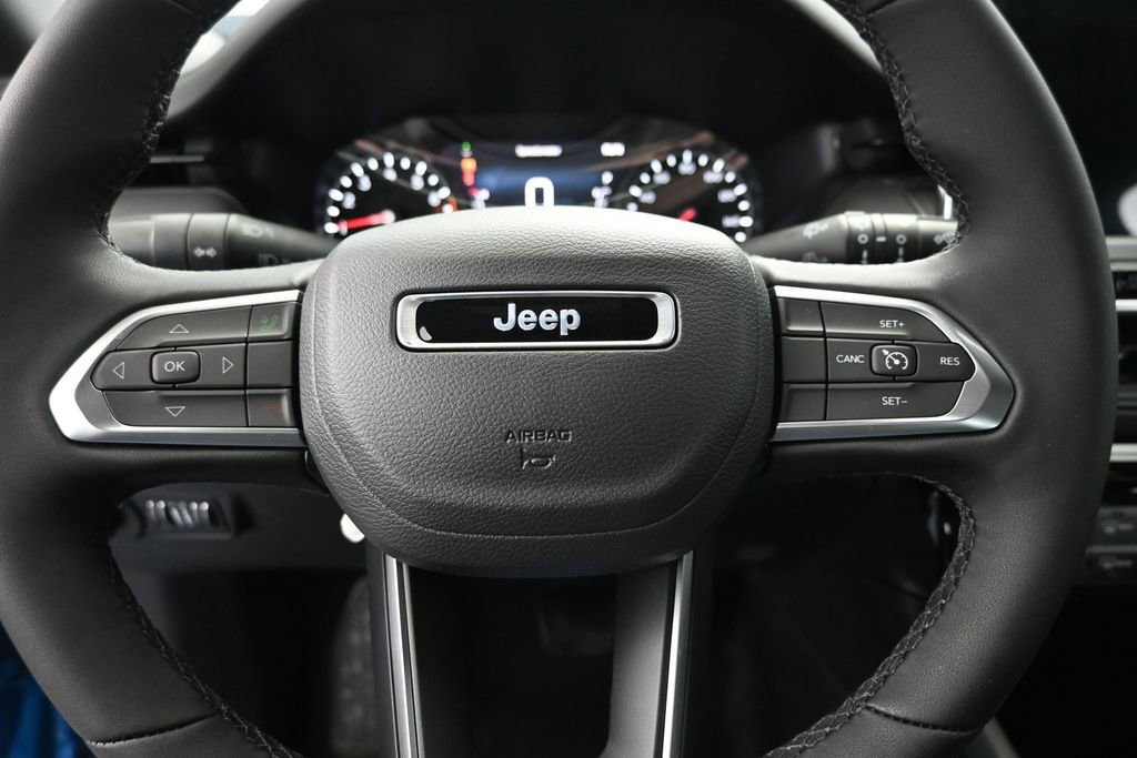 Used 2025 Jeep Compass Latitude w/ Altitude Special Edition AWD/4WD image 24