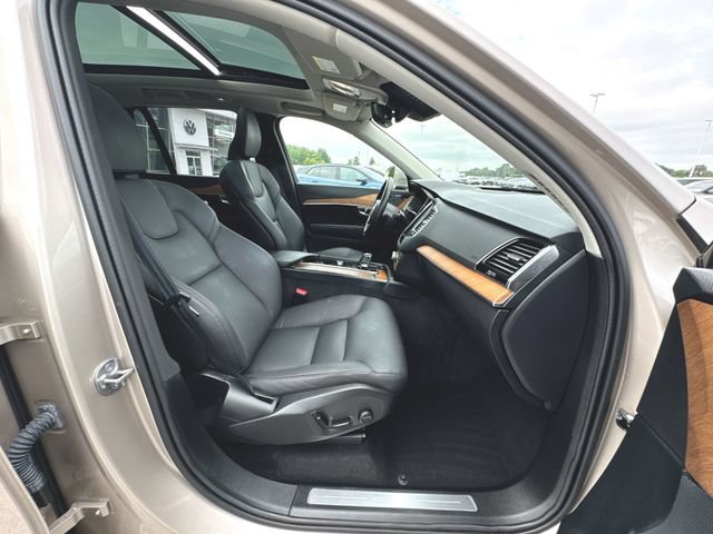 Used 2024 Volvo XC90 T8 Plus w/ Protection Package Premier AWD/4WD image 29