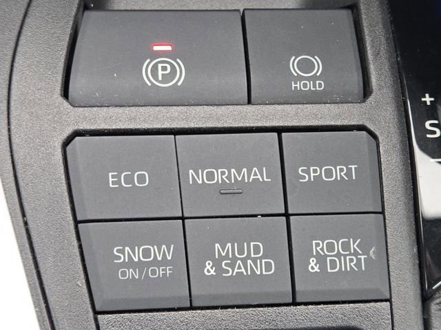 Used 2019 Toyota RAV4 LE image 7