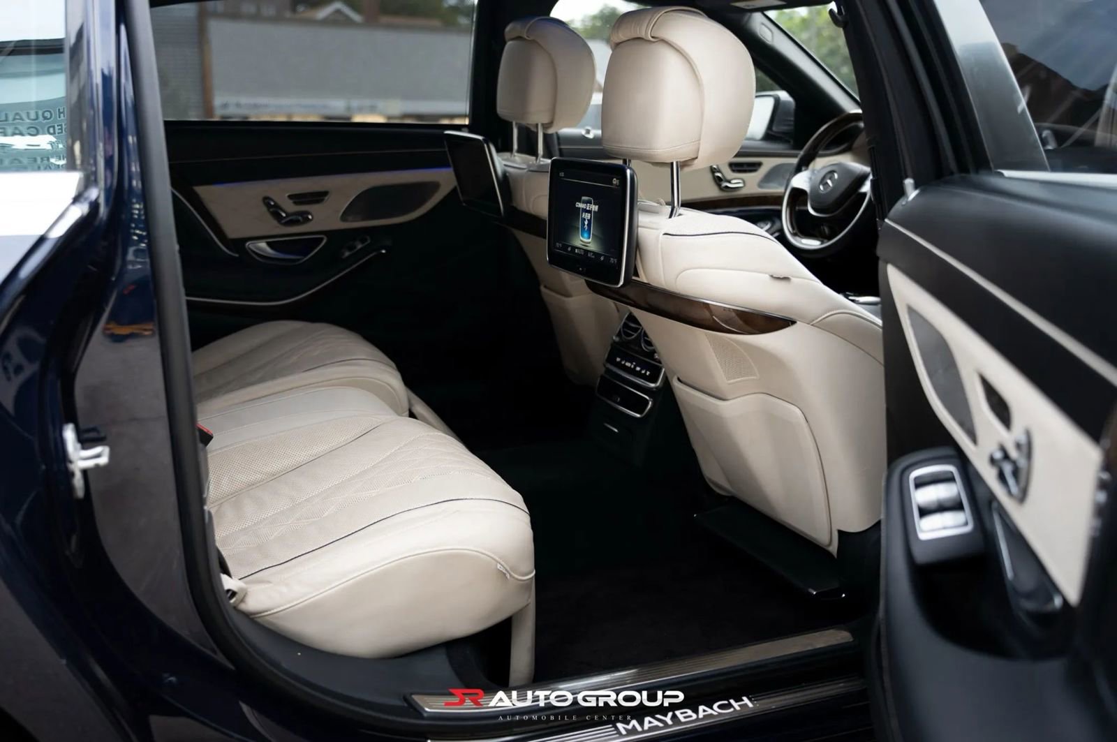 Used 2017 Mercedes-Benz Maybach S 600 image 21