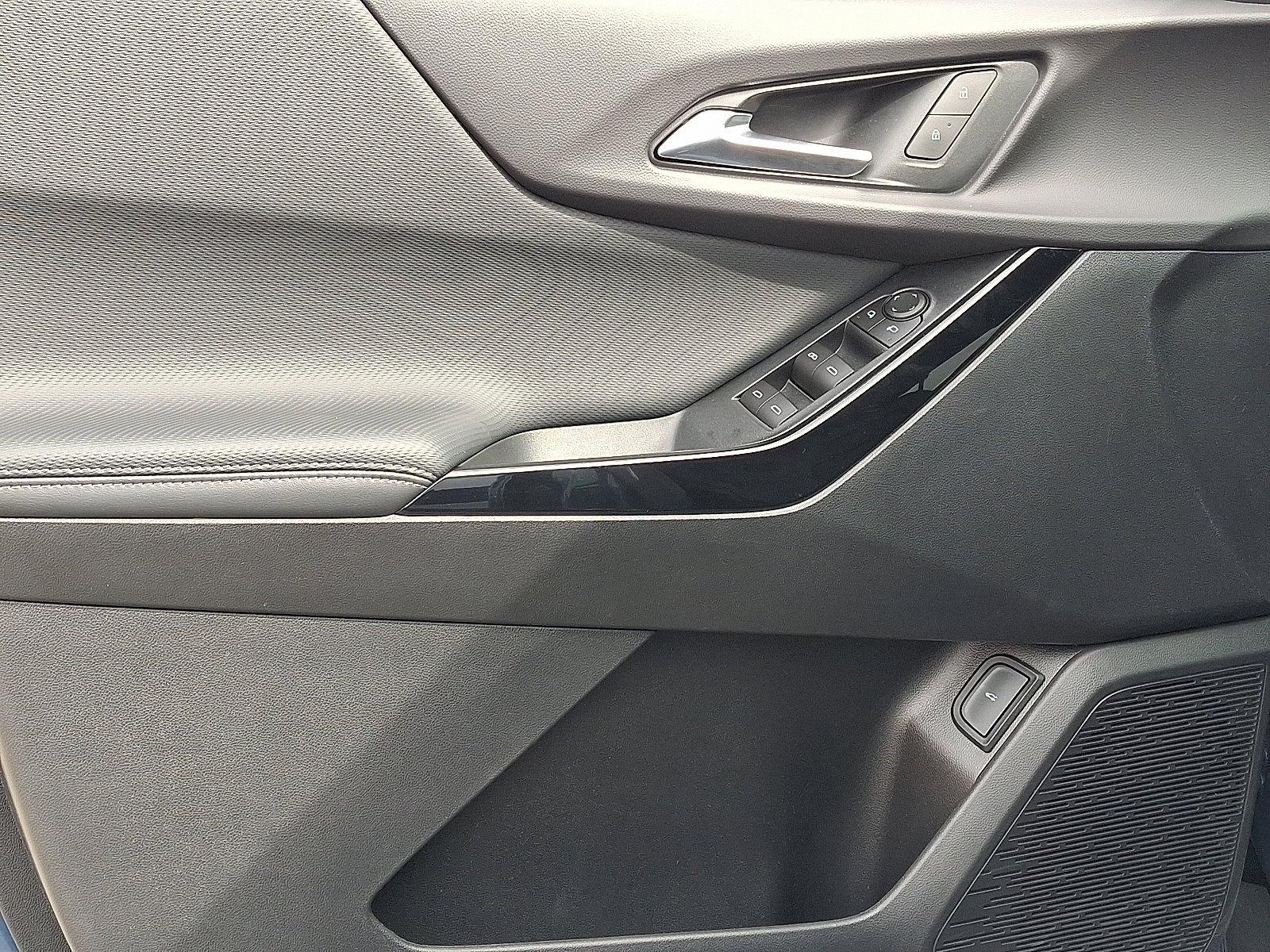 Certified 2026 Chevrolet Equinox LT w/ Convenience Package II image 12