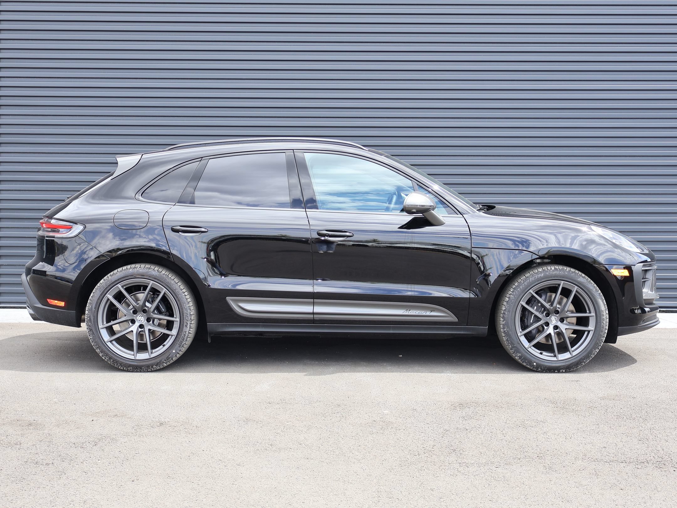 New 2026 Porsche Macan Turbo AWD/4WD image 8