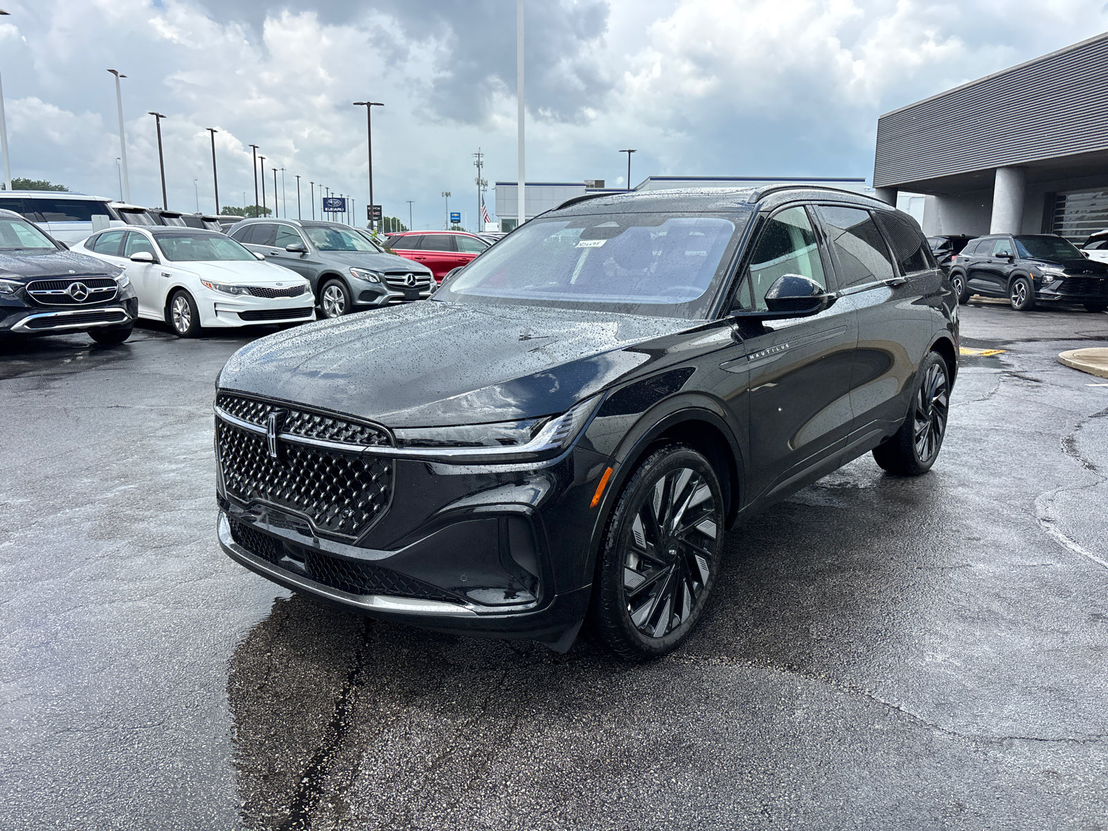 New 2026 Lincoln Nautilus Reserve w/ Jet Appearance Package AWD/4WD image 3