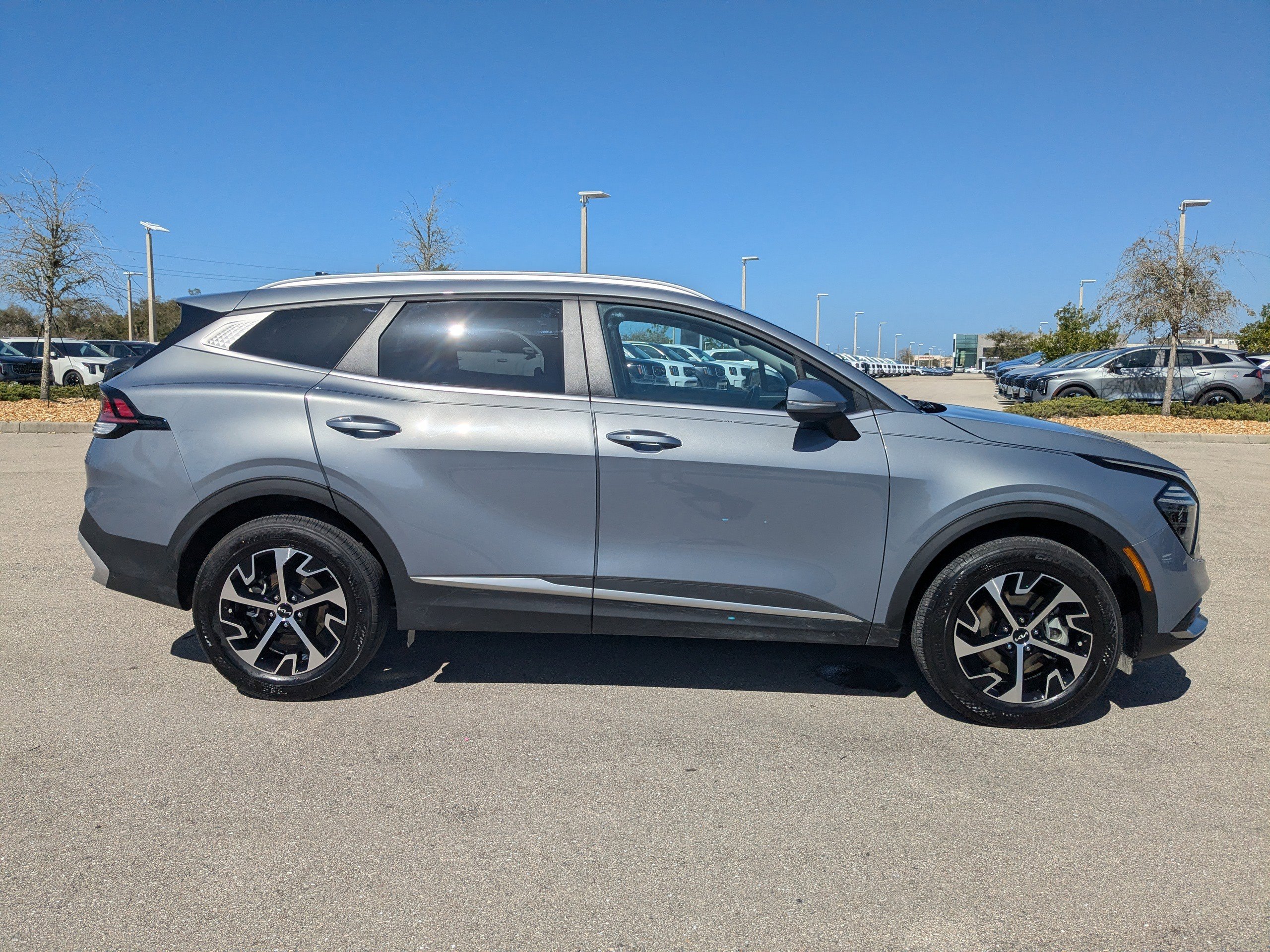 Certified 2024 Kia Sportage EX image 4