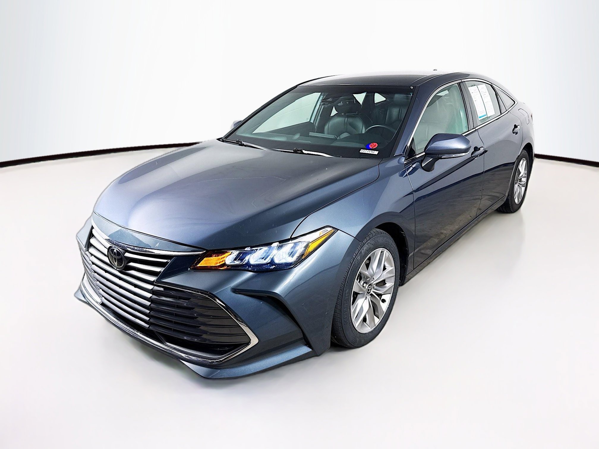 Used 2022 Toyota Avalon XLE image 4