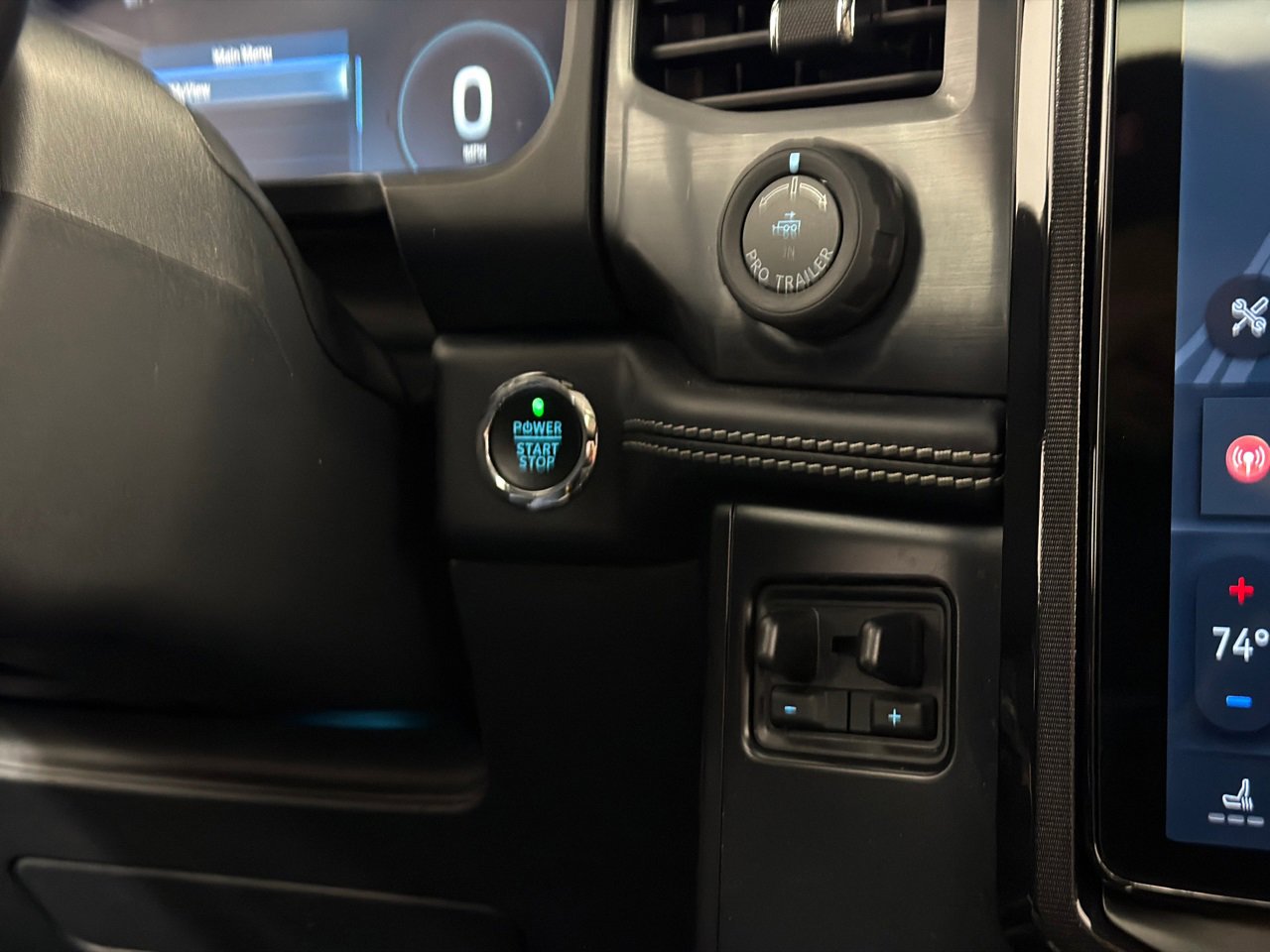 Used 2023 Ford F150 Lightning Platinum image 31