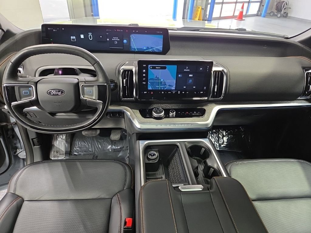 Used 2025 Ford Expedition Tremor AWD/4WD image 10