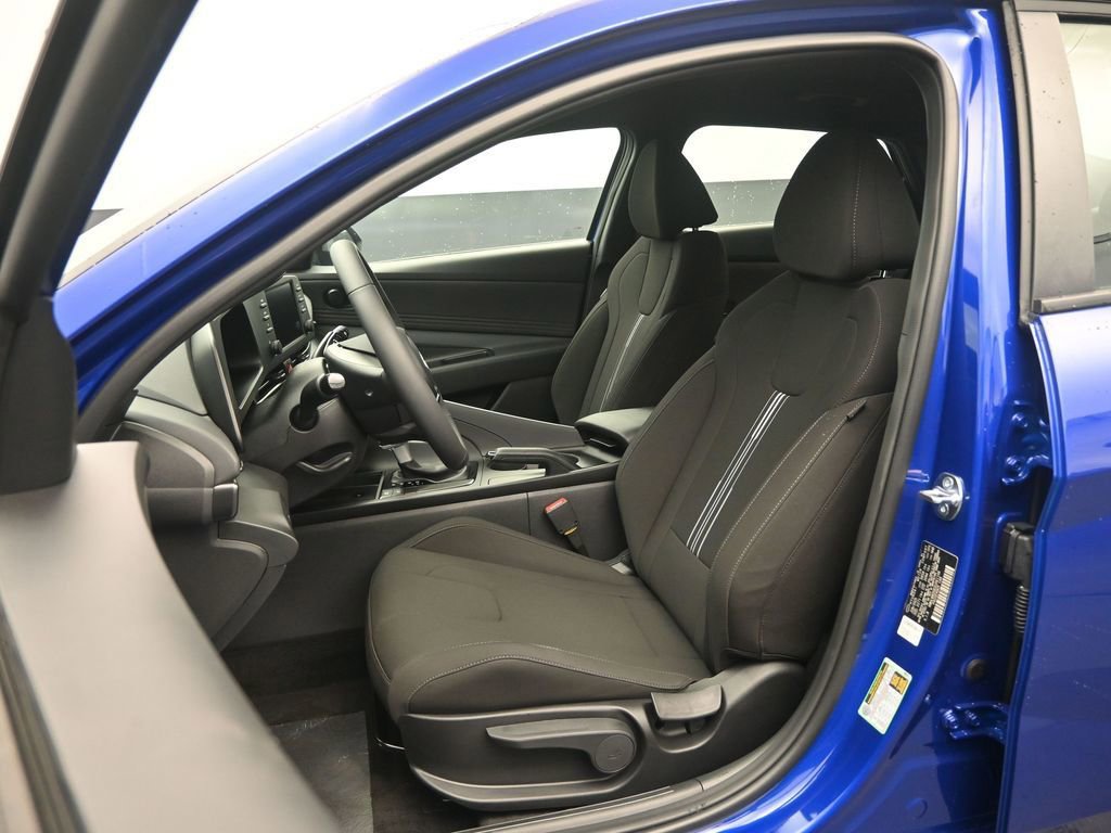 New 2025 Hyundai Elantra Sport image 24