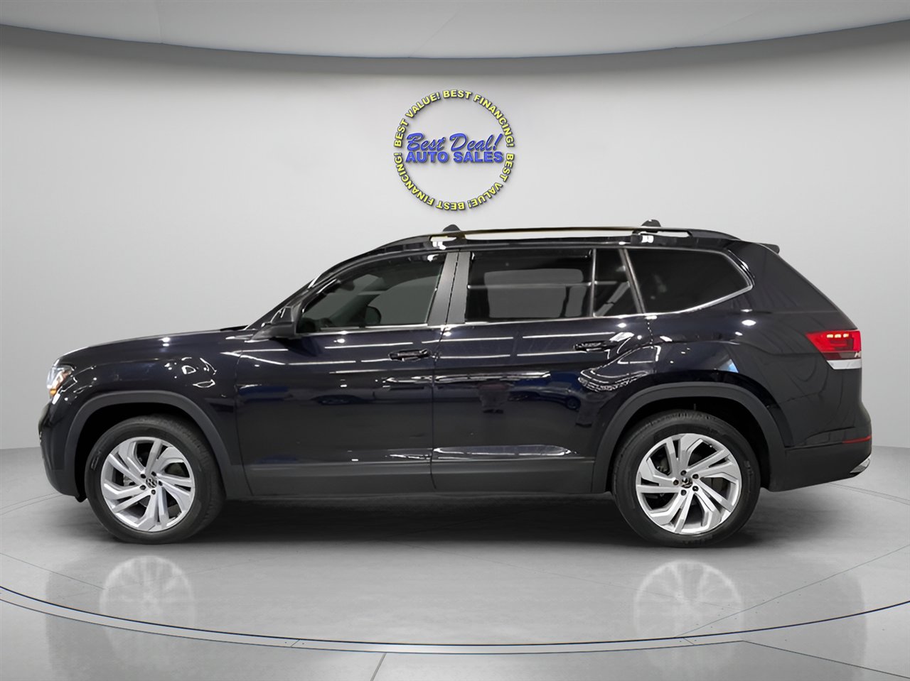 Used 2021 Volkswagen Atlas SE w/ Panoramic Sunroof Package image 2