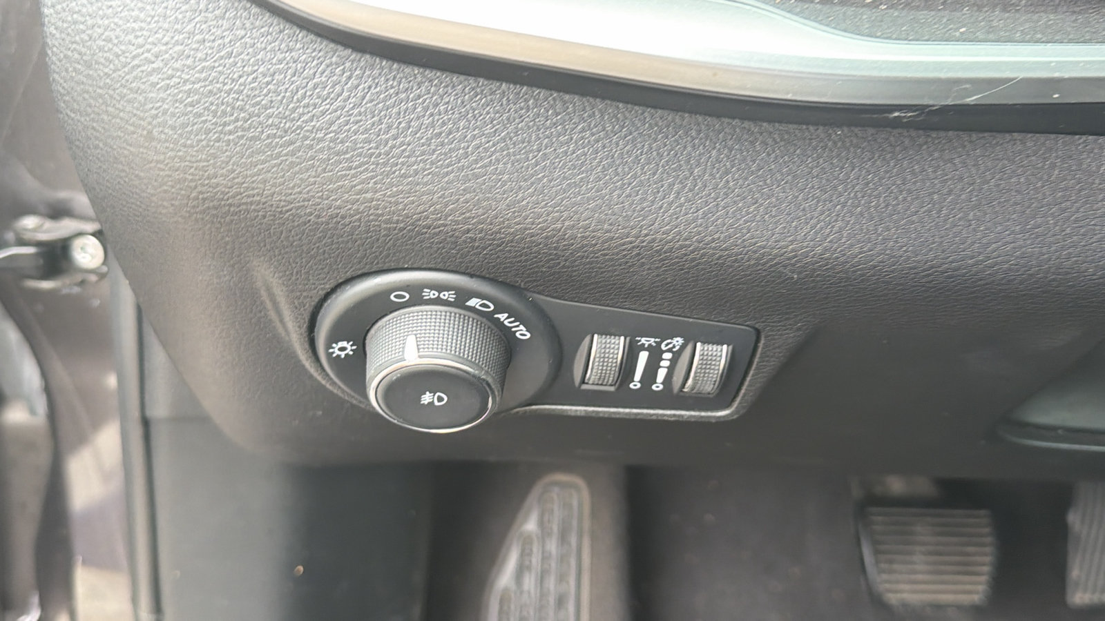 Used 2024 Jeep Compass Latitude AWD/4WD image 25