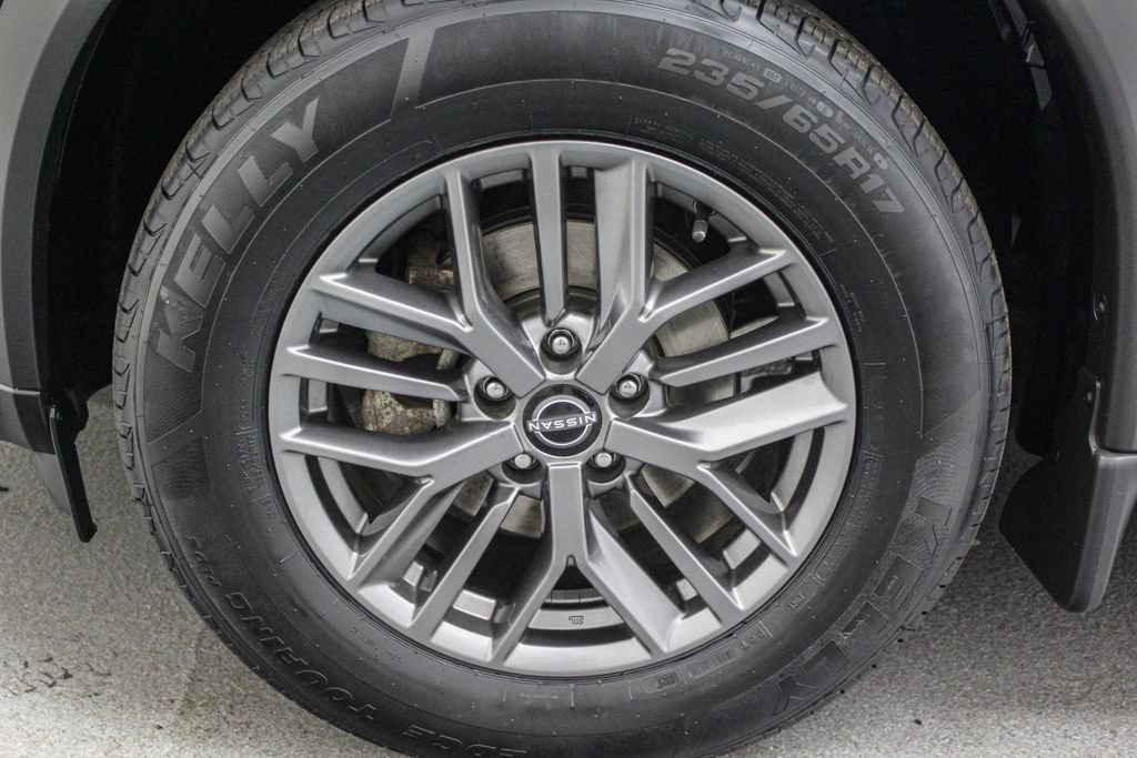 Used 2023 Nissan Rogue S AWD/4WD image 10