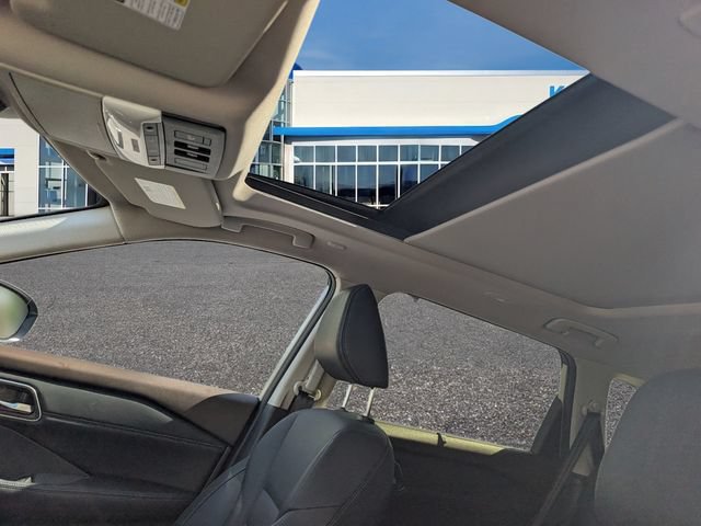 Used 2023 Nissan Rogue Platinum w/ Platinum Premium Package FWD image 17