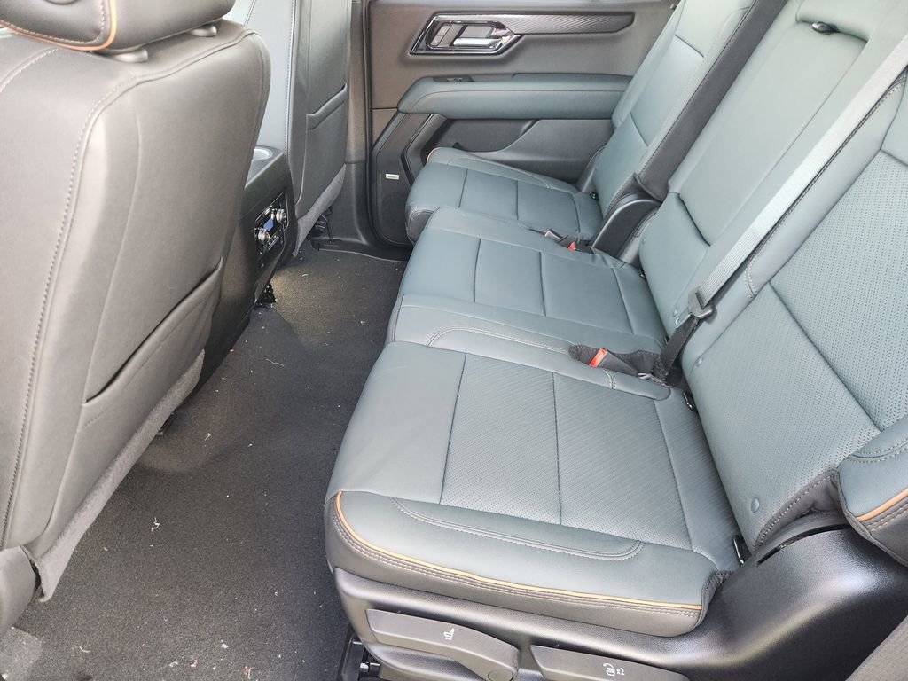 New 2026 GMC Yukon AT4 w/ LPO, Floor Liner Package image 19