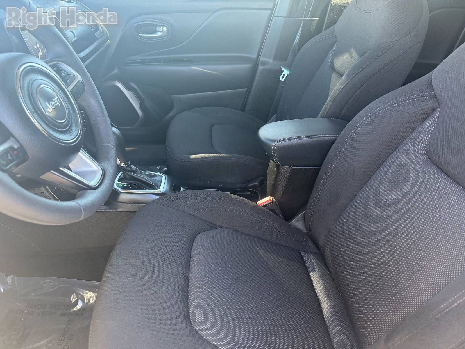 Used 2023 Jeep Renegade Latitude image 13