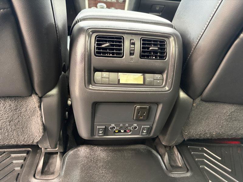 Used 2014 Nissan Pathfinder Platinum w/ Platinum Premium Package FWD image 36