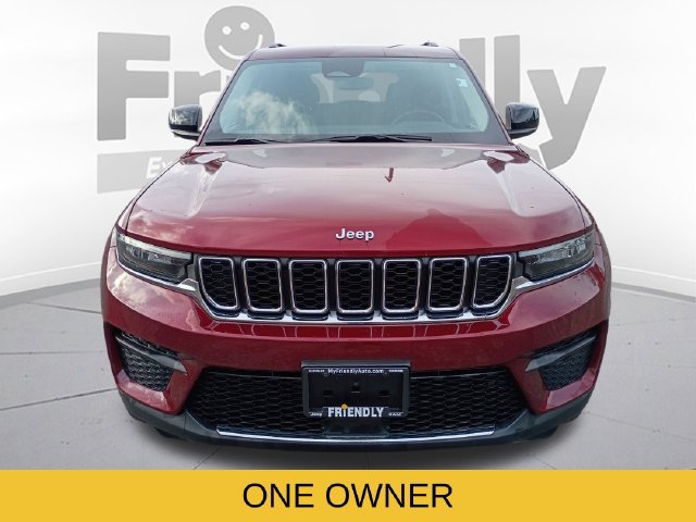 Used 2023 Jeep Grand Cherokee Laredo AWD/4WD image 2