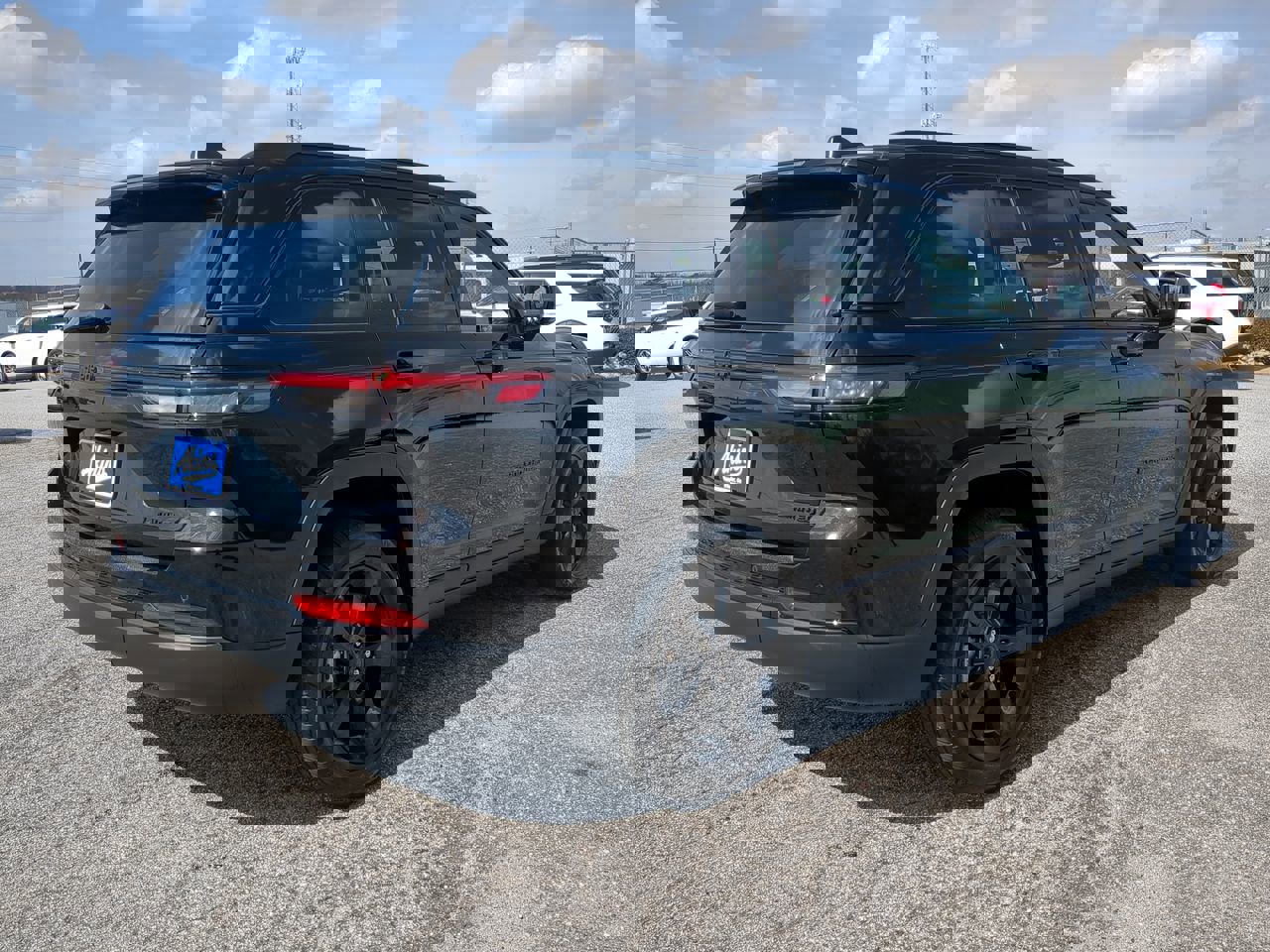 Certified 2023 Jeep Grand Cherokee Limited w/ Black Appearance Package image 3