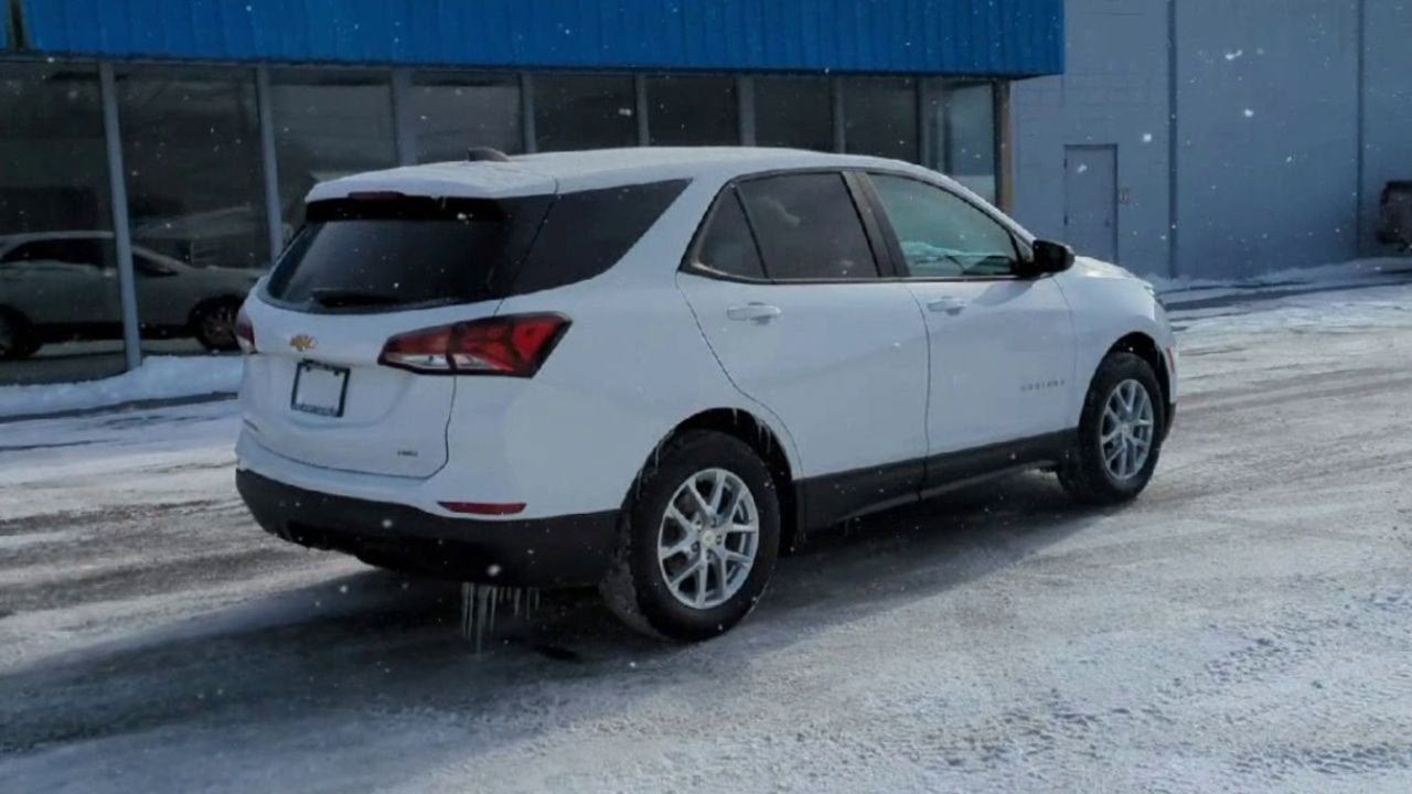 Certified 2023 Chevrolet Equinox LS w/ LS Convenience Package AWD/4WD image 8