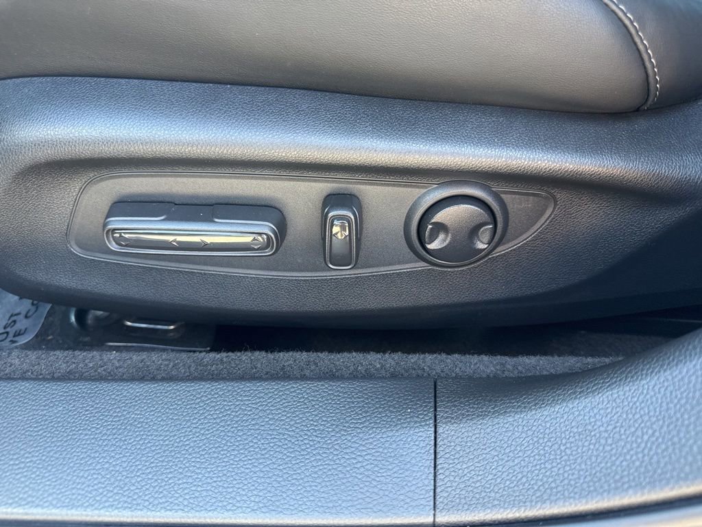 Used 2023 Honda Accord Touring image 10