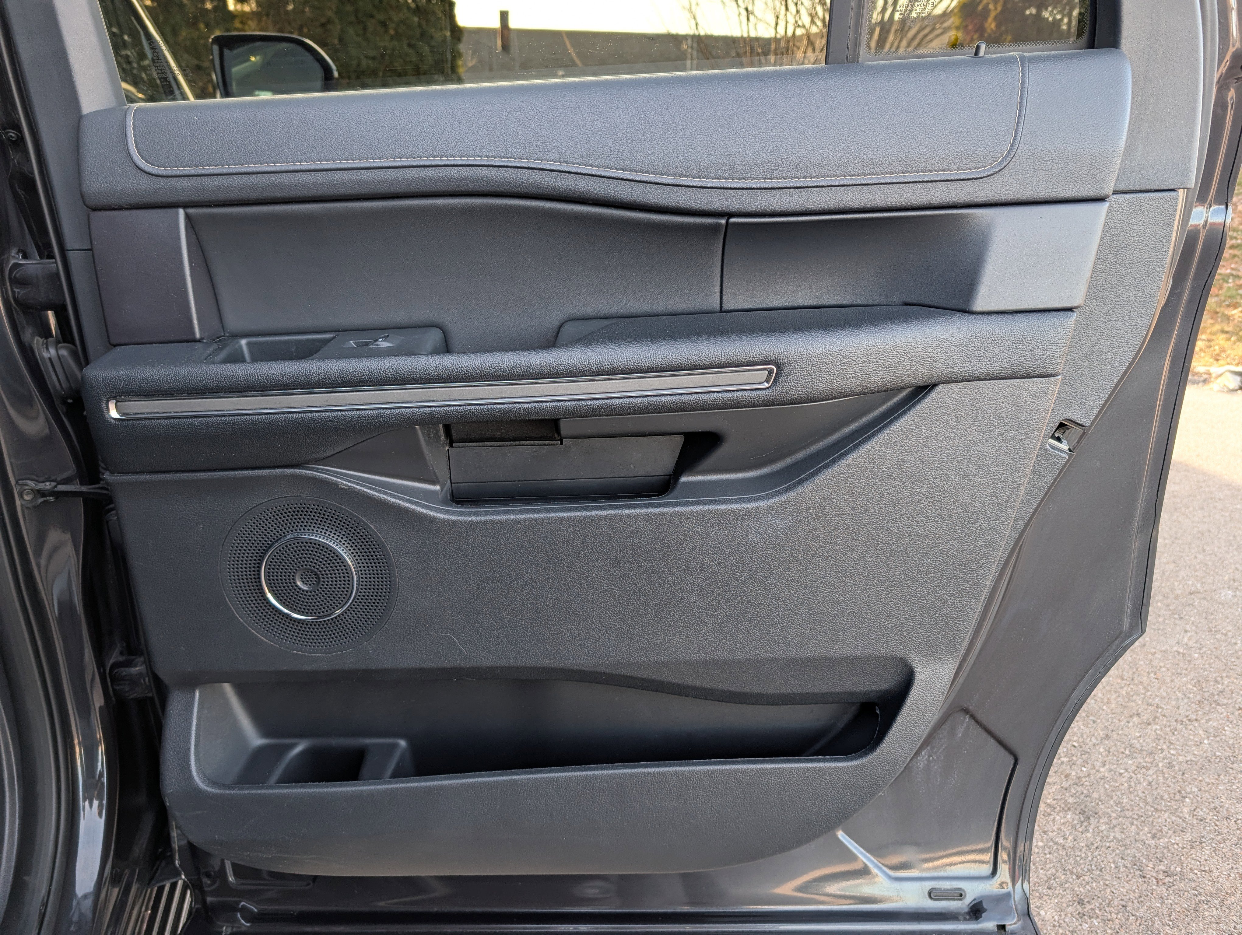 Used 2024 Ford Expedition Max XLT image 39