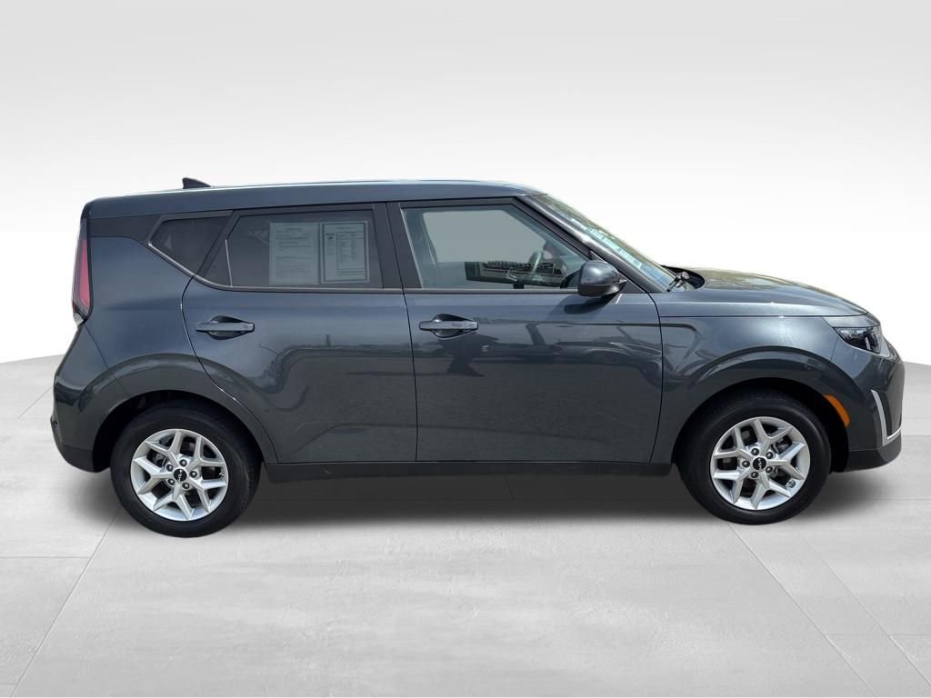 Used 2024 Kia Soul LX w/ Option Group 015 image 6