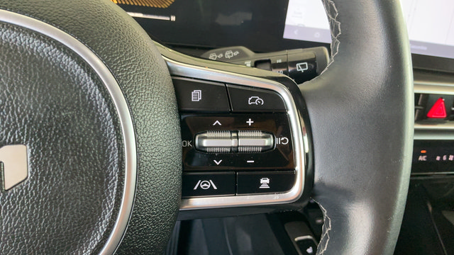 Used 2024 Kia Sorento S w/ Panoramic Sunroof Package FWD image 13