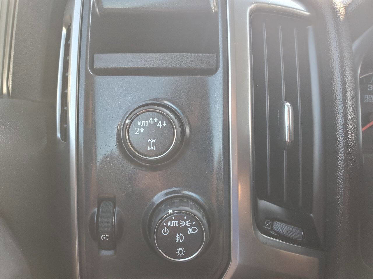 Used 2018 Chevrolet Silverado 1500 LT w/ All Star Edition image 20