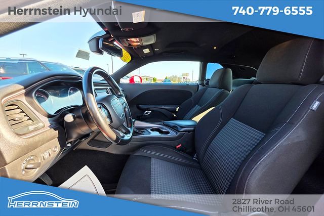 Used 2023 Dodge Challenger SXT RWD image 26