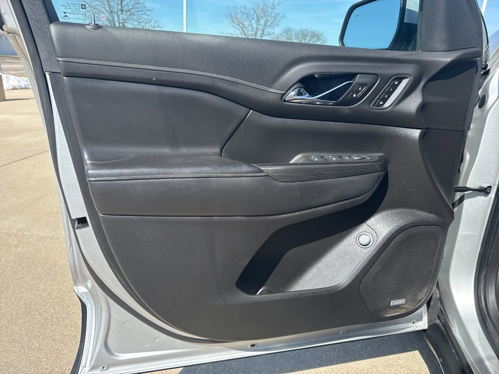 Used 2019 GMC Acadia SLT image 17