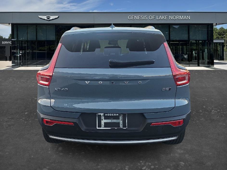 Used 2023 Volvo XC40 B5 Ultimate w/ Protection Package Premier image 8