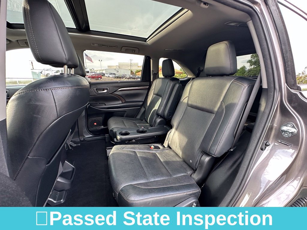 Used 2014 Toyota Highlander Limited Platinum AWD/4WD image 31