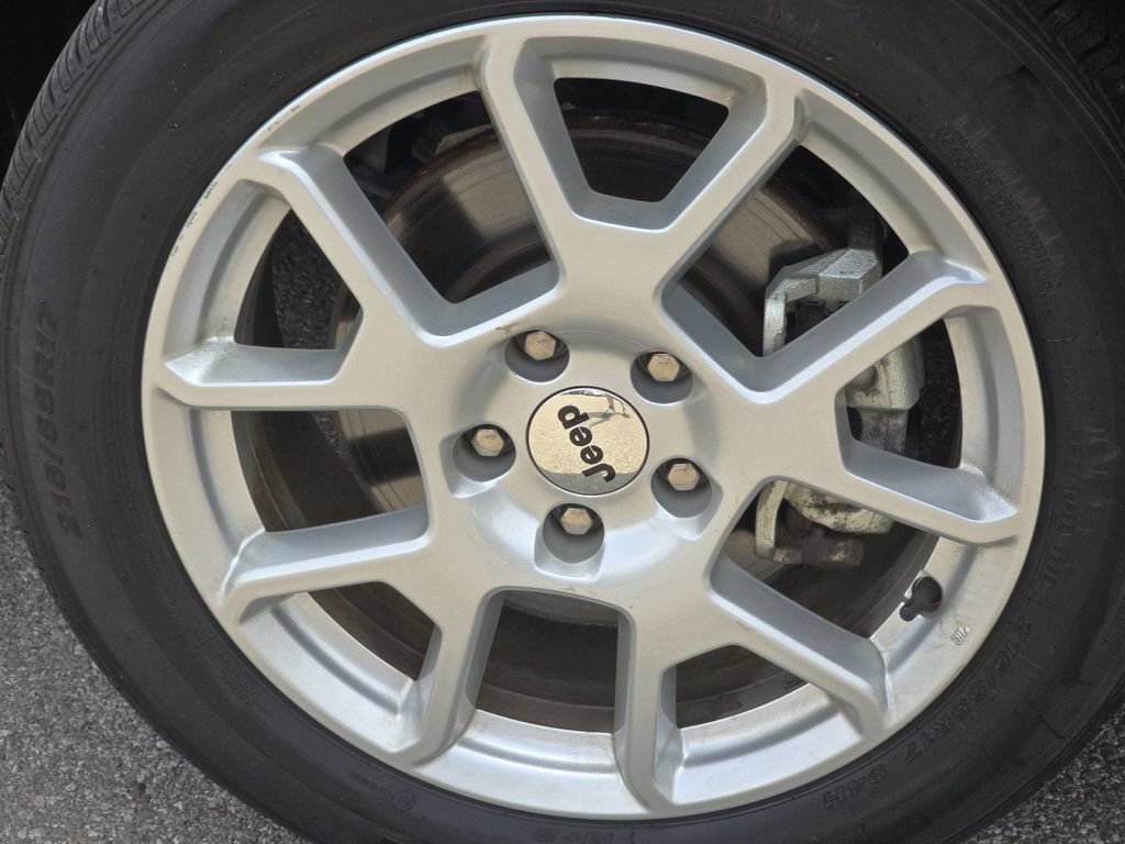 Used 2023 Jeep Renegade Latitude AWD/4WD image 8