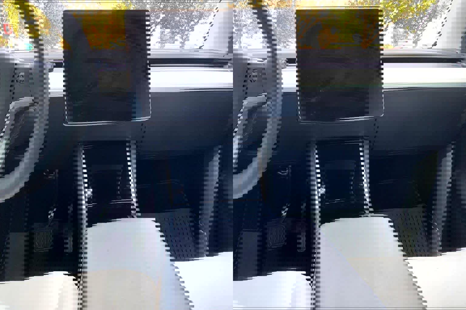 Used 2021 Tesla Model Y Long Range image 32