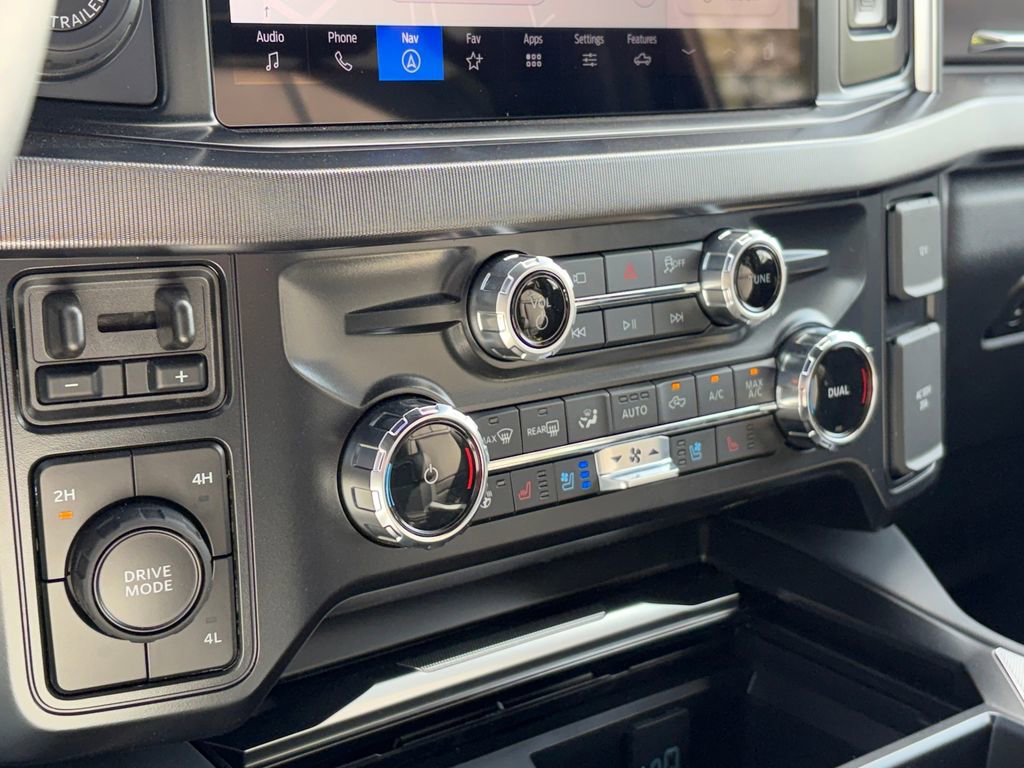 Used 2026 Ford F450 Platinum w/ FX4 Off-Road Package image 17