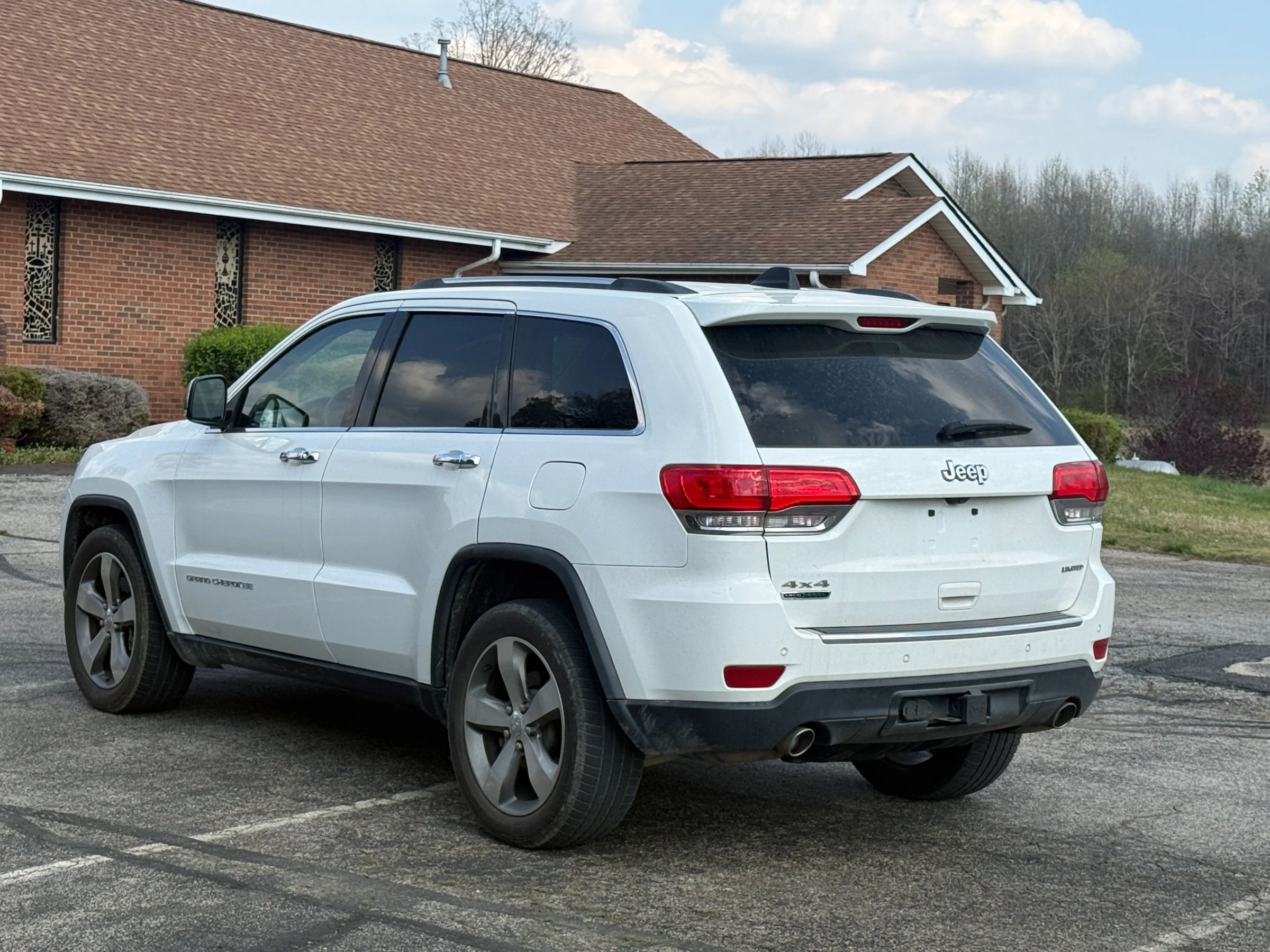 Used 2014 Jeep Grand Cherokee Limited w/ Luxury Group II AWD/4WD image 5