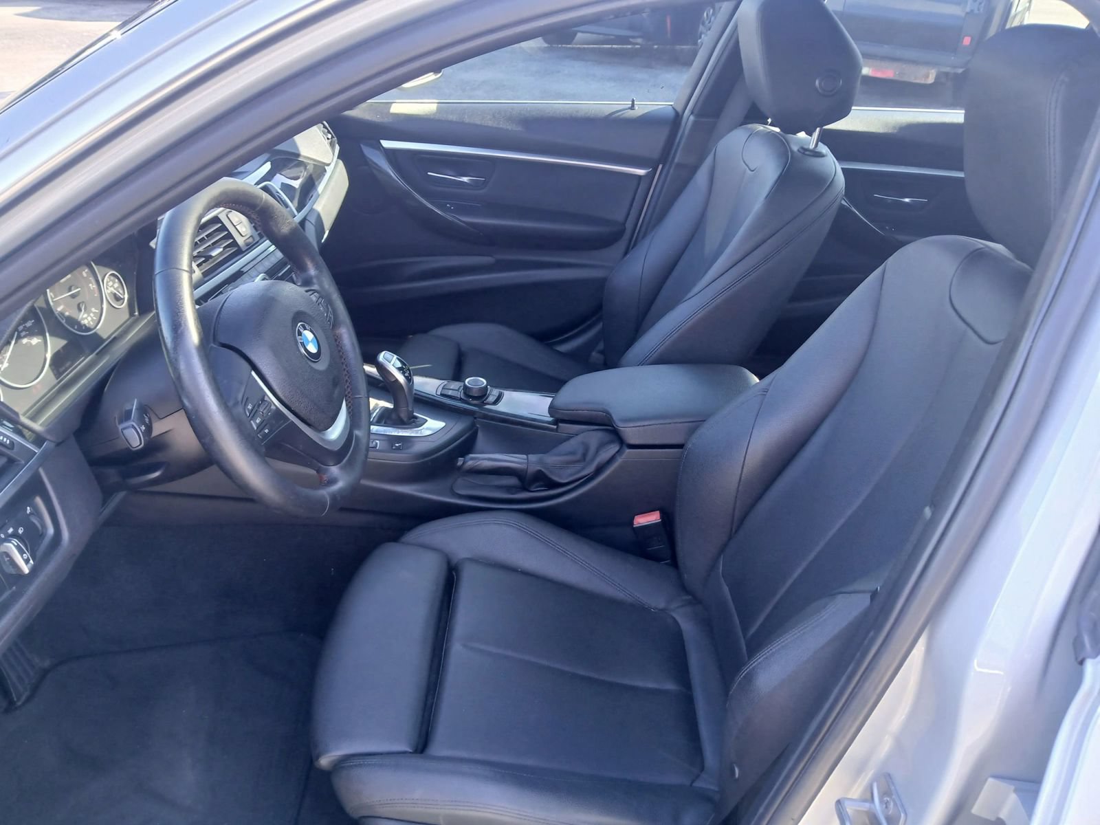 Used 2017 BMW 330i Sedan w/ Driver Assistance Package RWD image 12