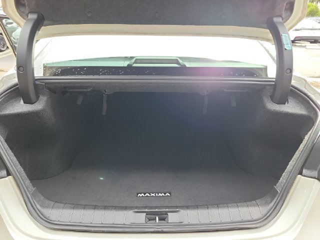 Used 2023 Nissan Maxima SV w/ Floor Mat Group FWD image 10