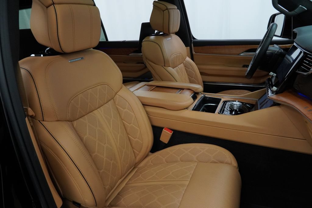 Certified 2024 Jeep Grand Wagoneer Series III w/ Rear Seat Video Group 1 AWD/4WD image 52