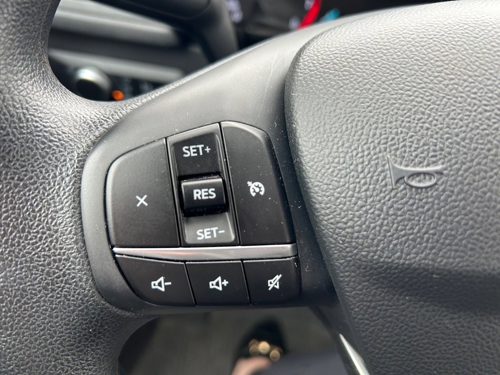 Used 2020 Ford Escape SE image 18