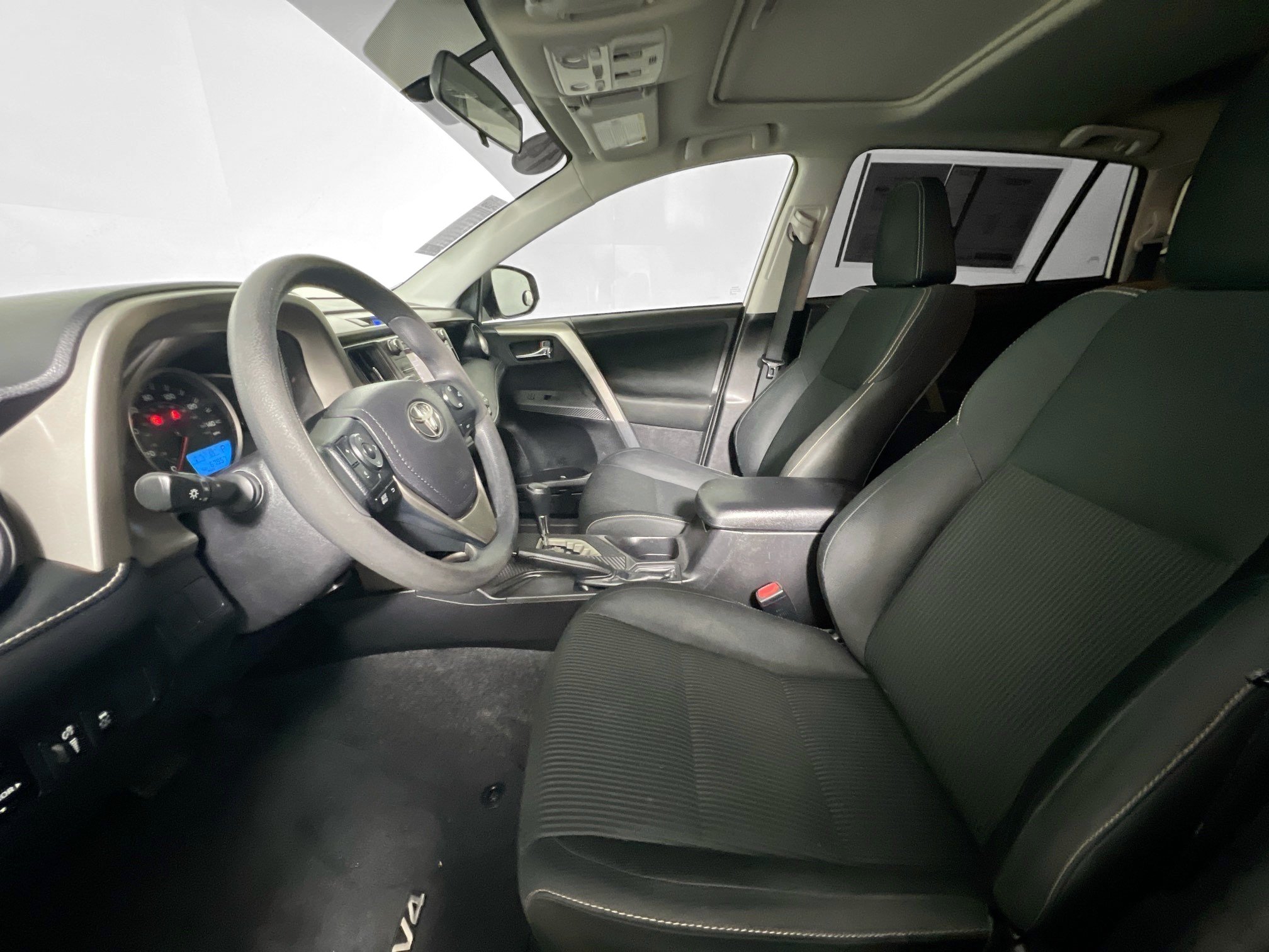 Used 2014 Toyota RAV4 XLE FWD image 14
