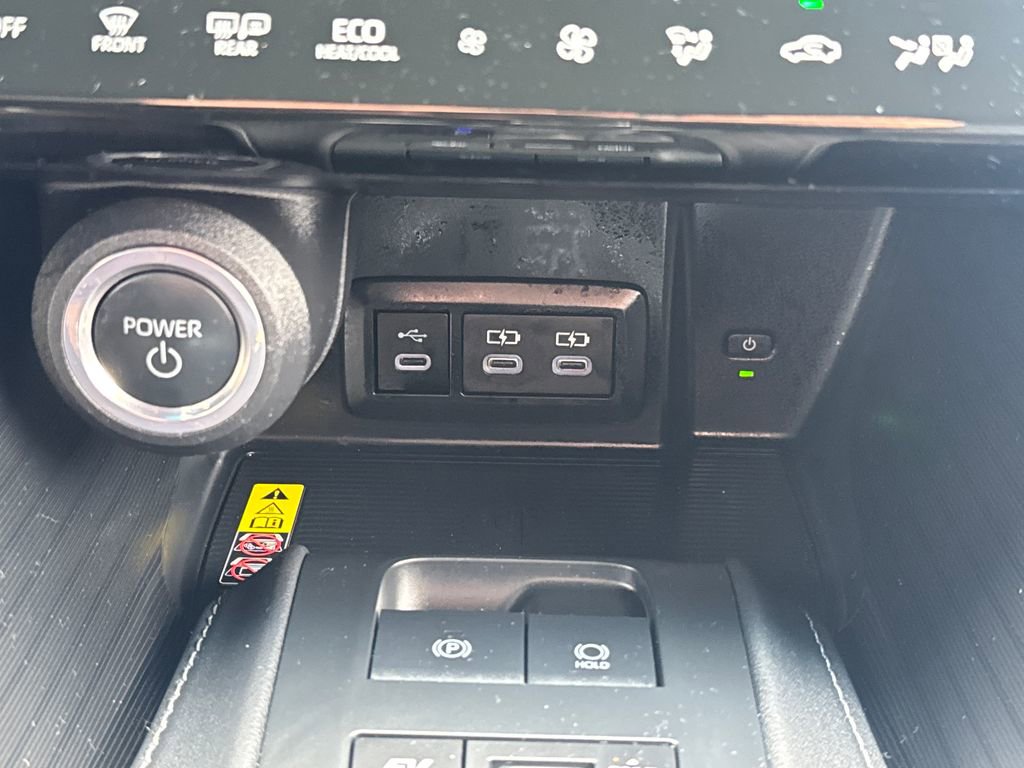 Used 2024 Toyota Venza XLE AWD/4WD image 24