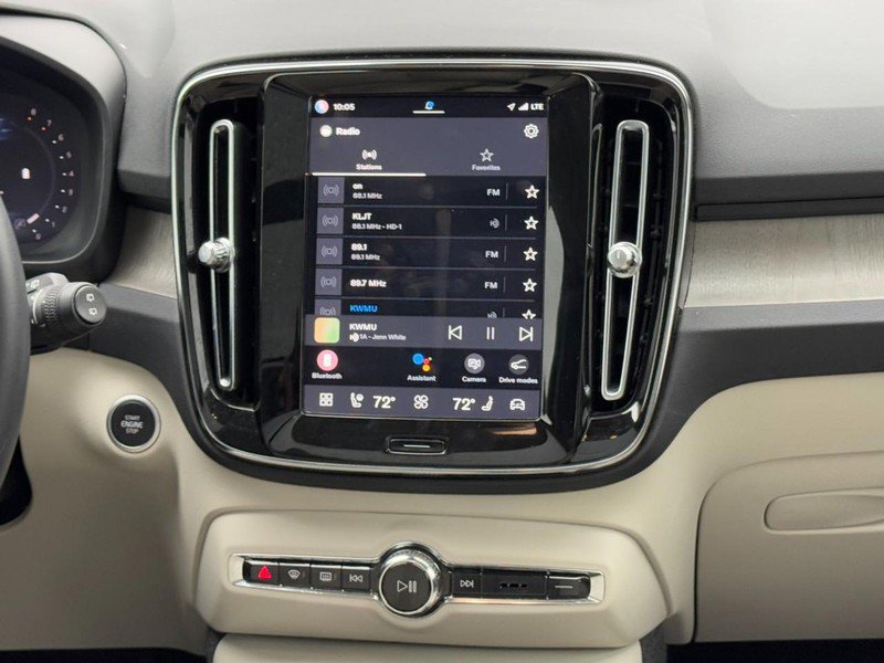 Certified 2023 Volvo XC40 B5 Ultimate w/ Protection Package Premier image 14