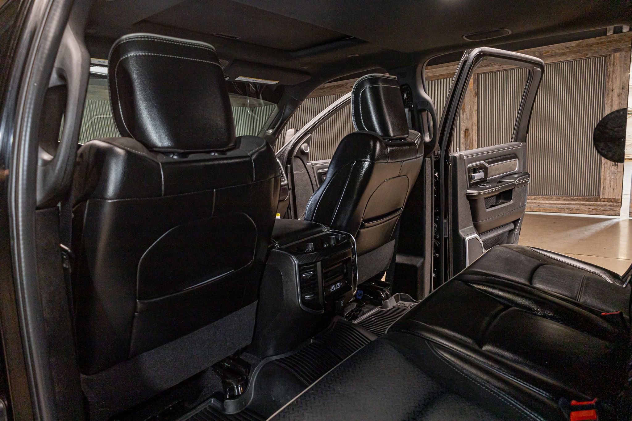 Used 2024 RAM 3500 Laramie w/ Night Edition AWD/4WD image 22