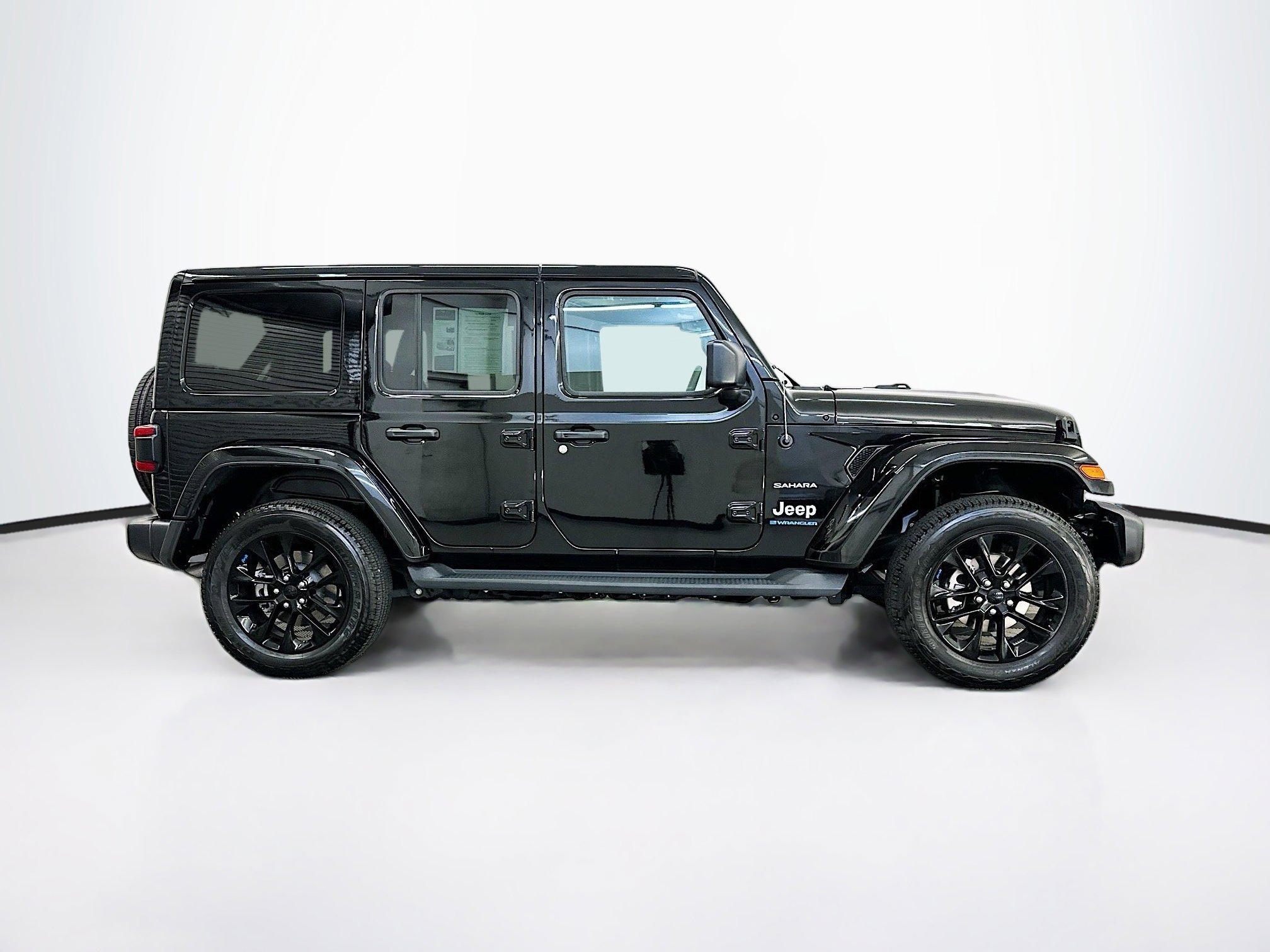 Used 2023 Jeep Wrangler Unlimited Sahara AWD/4WD image 10