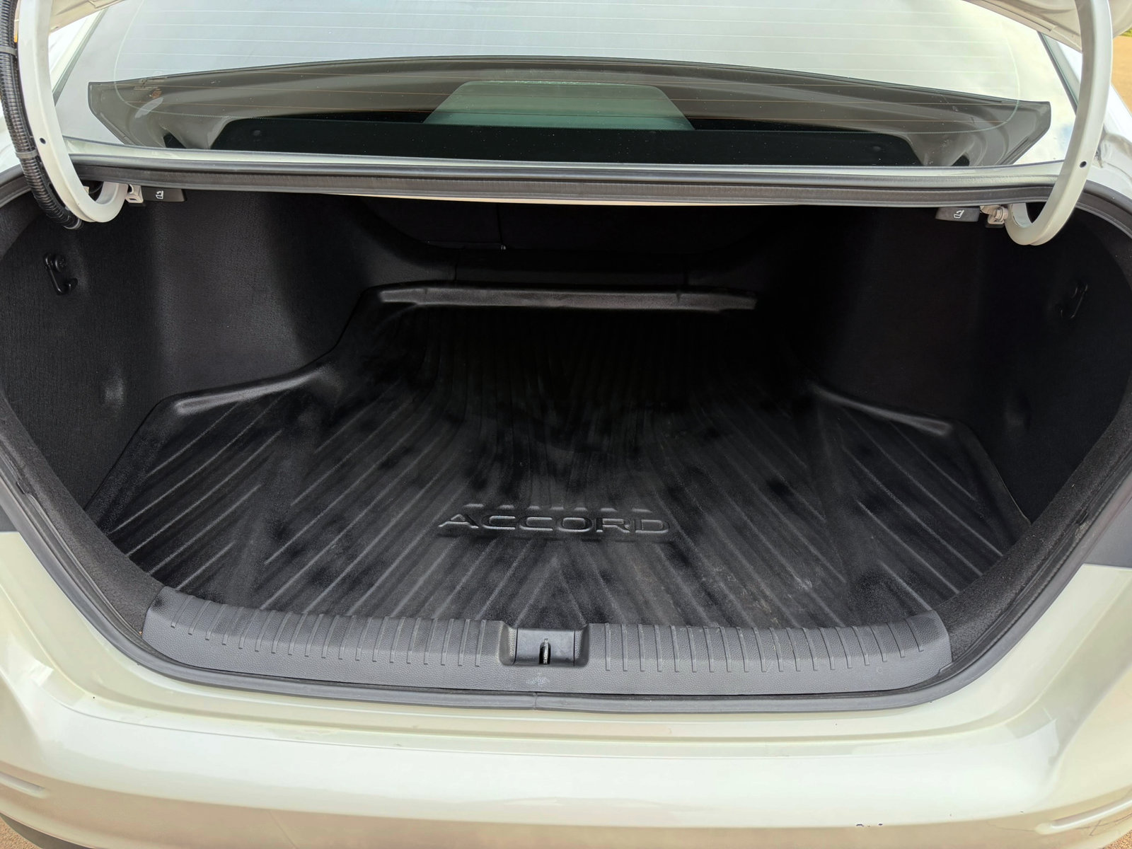 Used 2023 Honda Accord EX image 30