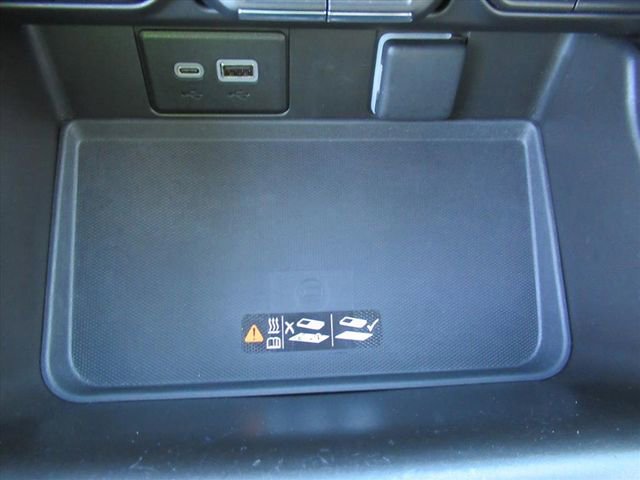 Used 2024 Chevrolet Tahoe Z71 w/ Luxury Package image 29