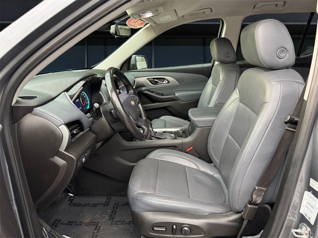 Used 2021 Chevrolet Traverse LT w/ LT Premium Package image 14