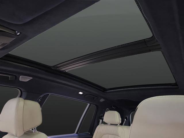 Used 2021 BMW X7 M50i w/ Dynamic Handling Package image 7